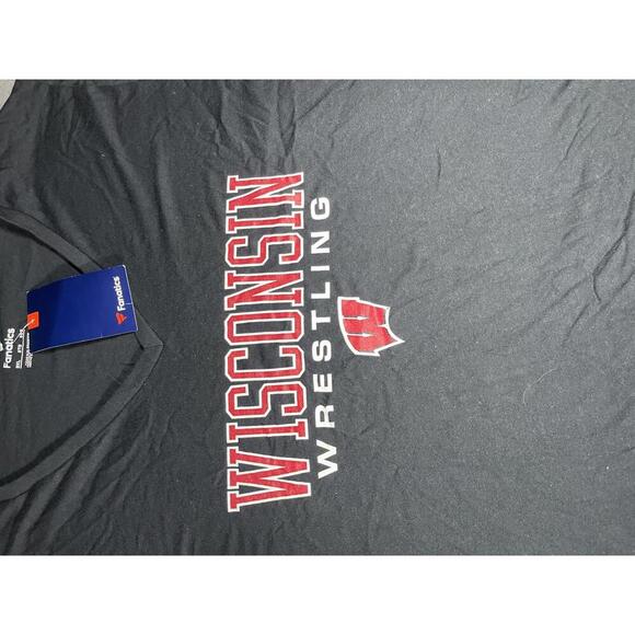 NWT Wisconsin Badgers Wrestling Woman’s 3X Black V-Neck T-Shirt Size 3XL New - Picture 2 of 8